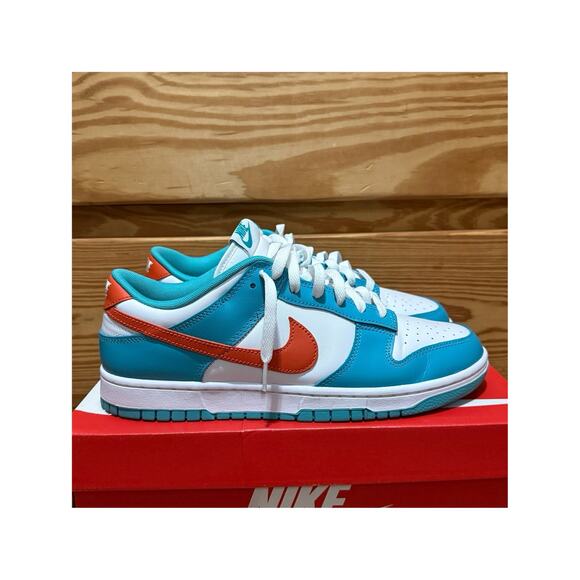 Athletic_Shoes